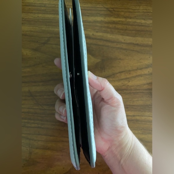 NWT MARC JACOBS LIGHT GREY GENUINE Leather Bifold Wallet Purse MSPR $165 Read - Picture 12 of 14